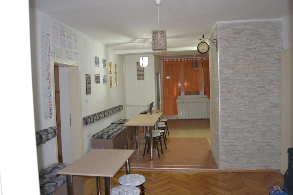 Hostel Valentin 2 สโกเปีย ภายนอก รูปภาพ