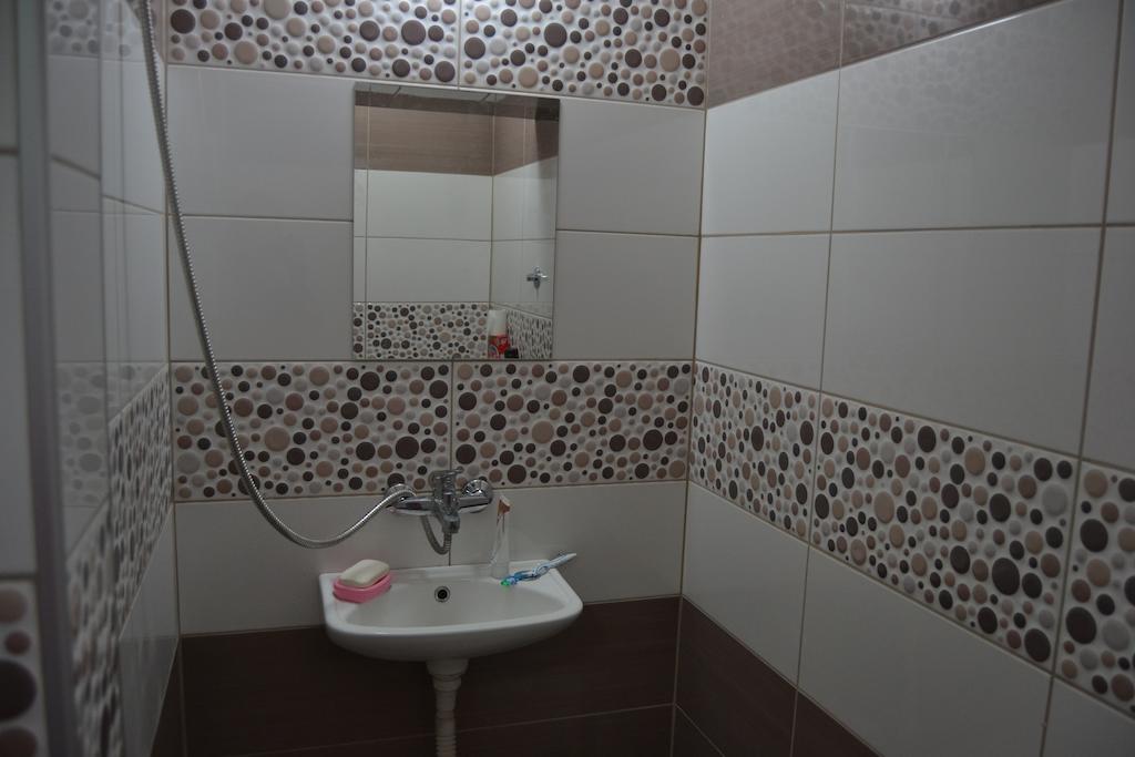 Hostel Valentin 2 สโกเปีย ภายนอก รูปภาพ