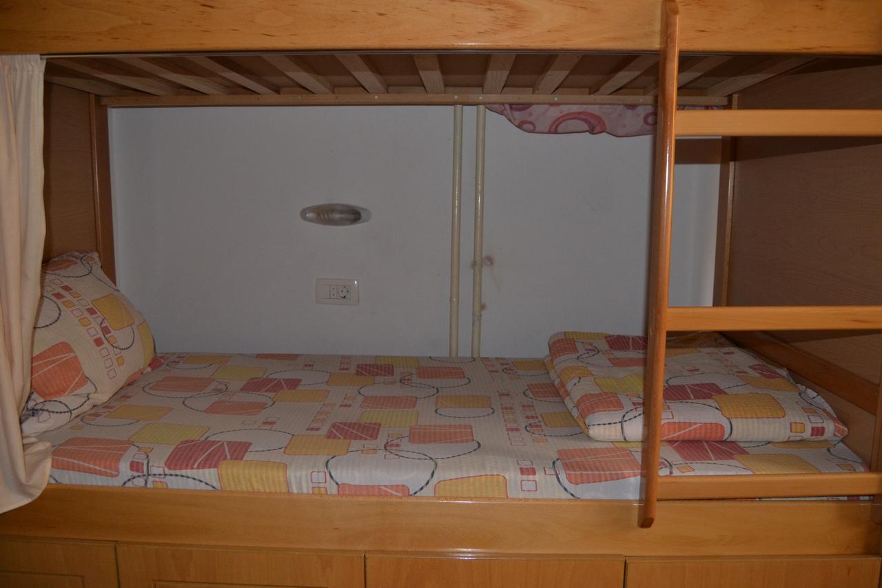 Hostel Valentin 2 สโกเปีย ภายนอก รูปภาพ