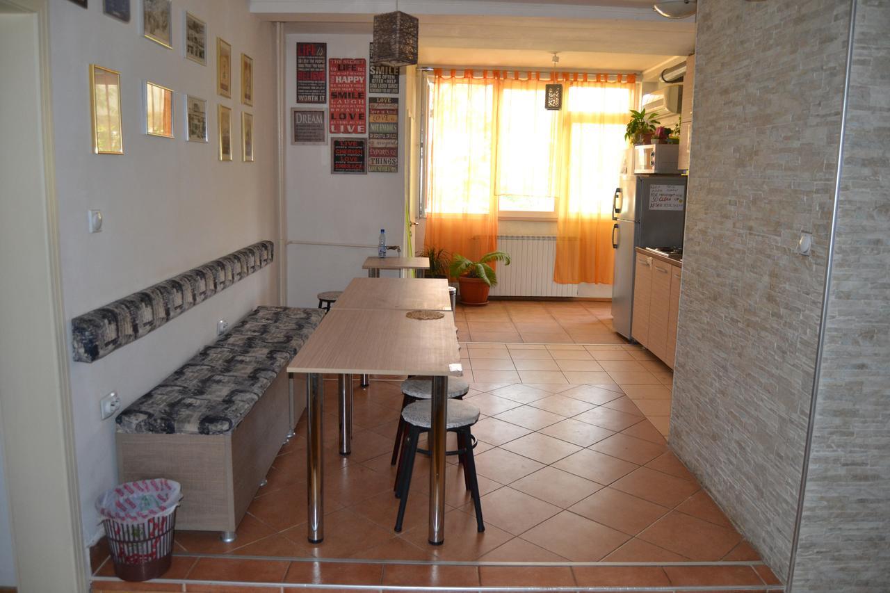 Hostel Valentin 2 สโกเปีย ภายนอก รูปภาพ