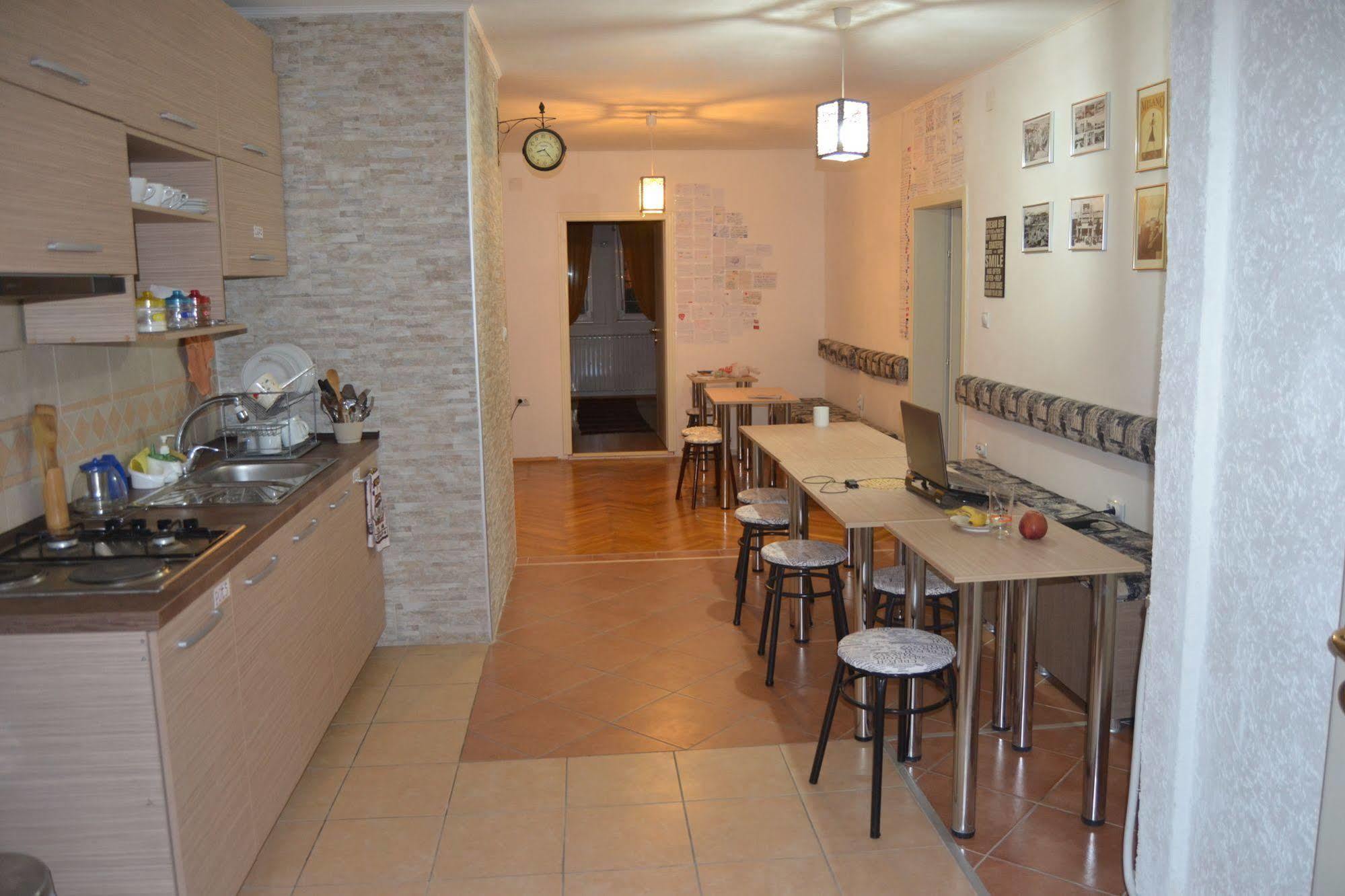 Hostel Valentin 2 สโกเปีย ภายนอก รูปภาพ