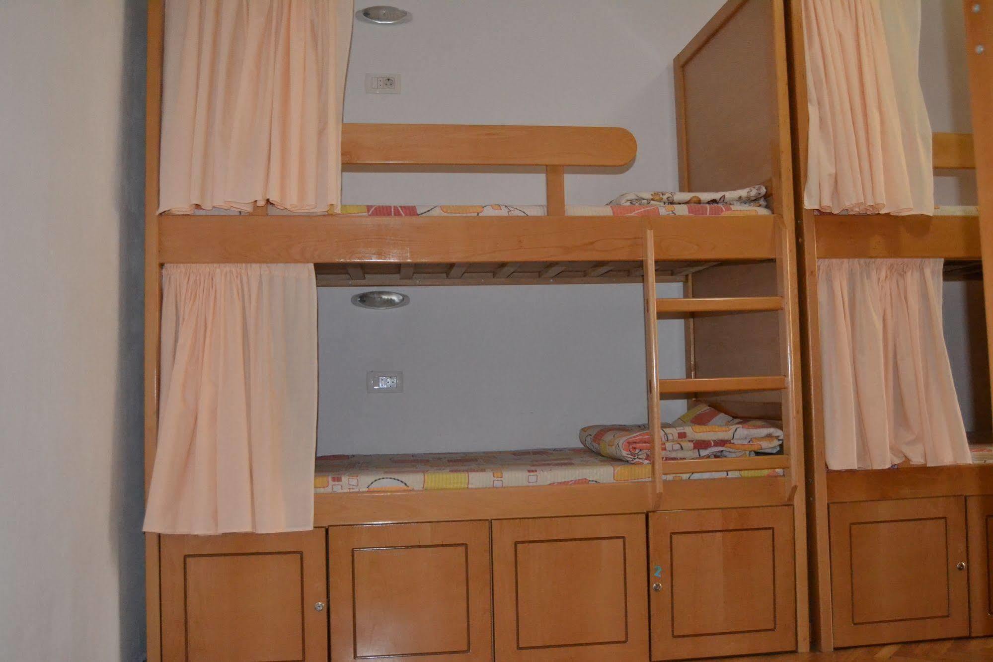 Hostel Valentin 2 สโกเปีย ภายนอก รูปภาพ