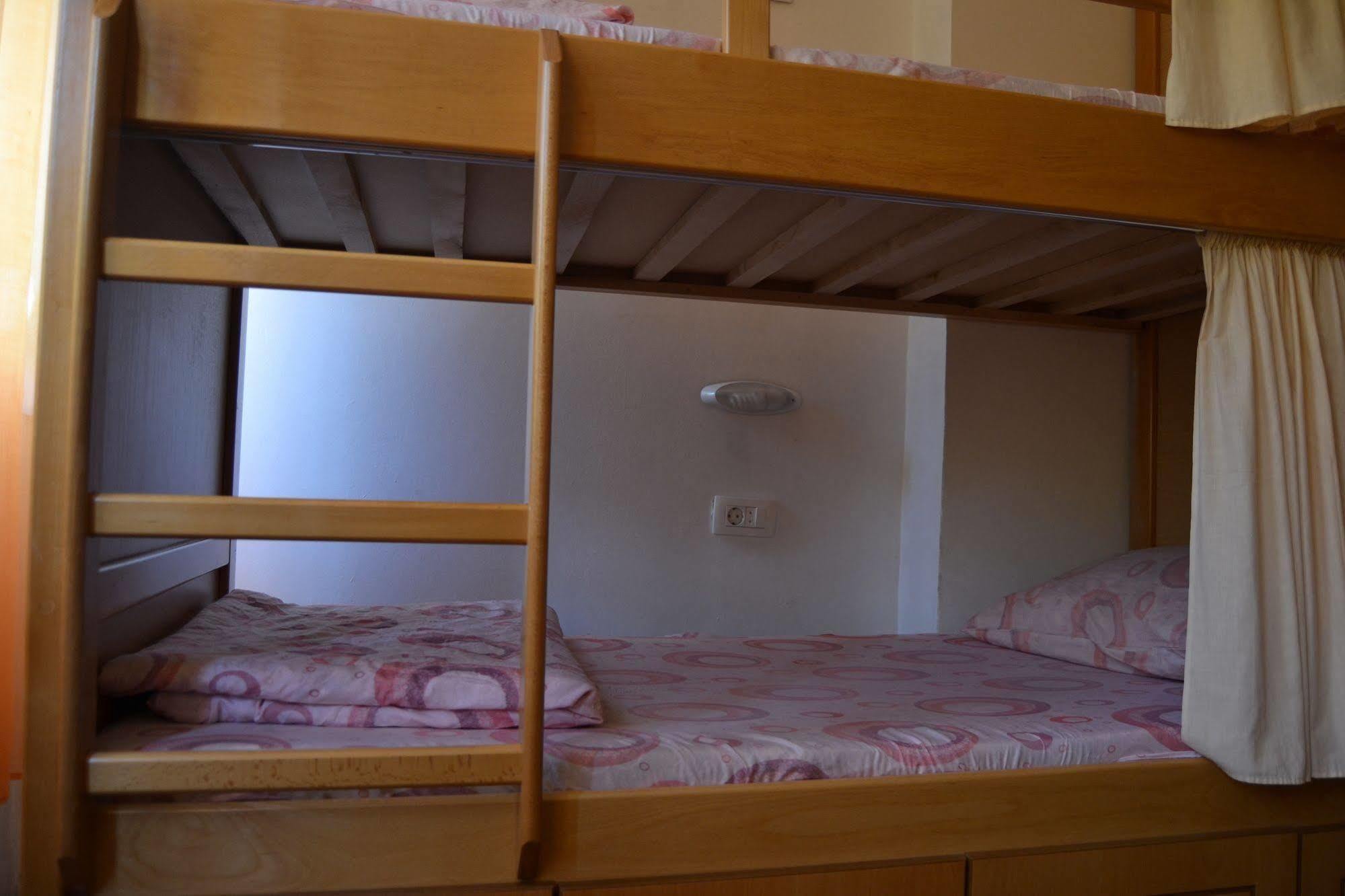 Hostel Valentin 2 สโกเปีย ภายนอก รูปภาพ