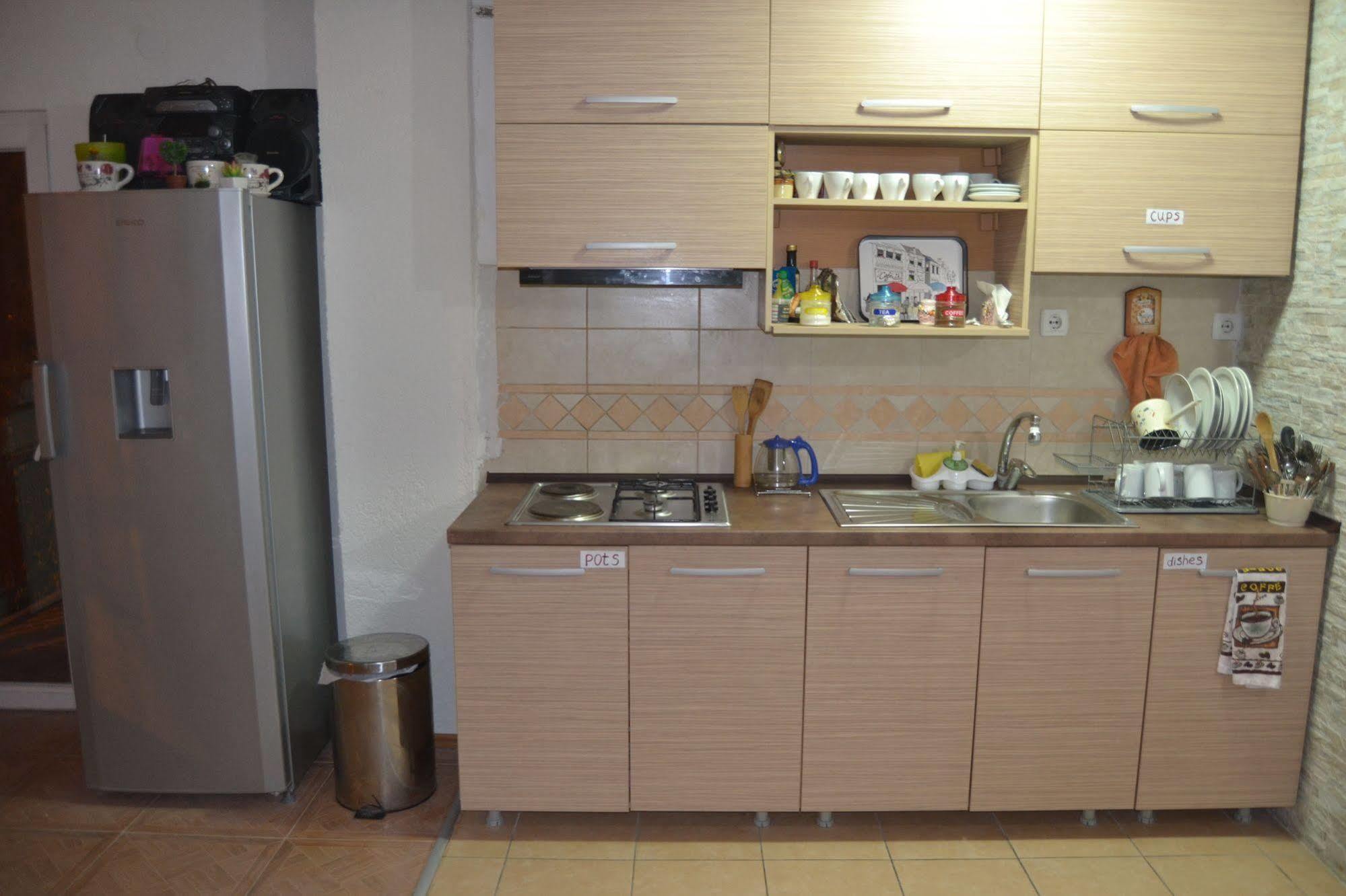 Hostel Valentin 2 สโกเปีย ภายนอก รูปภาพ