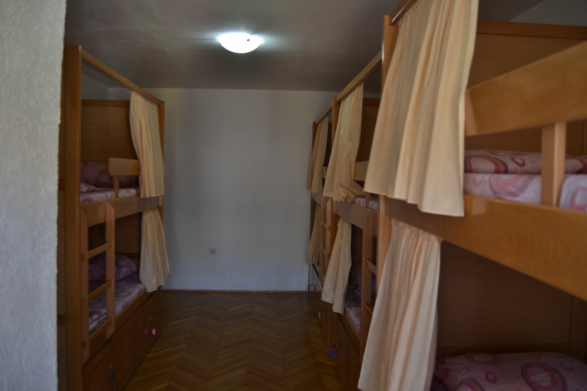 Hostel Valentin 2 สโกเปีย ภายนอก รูปภาพ